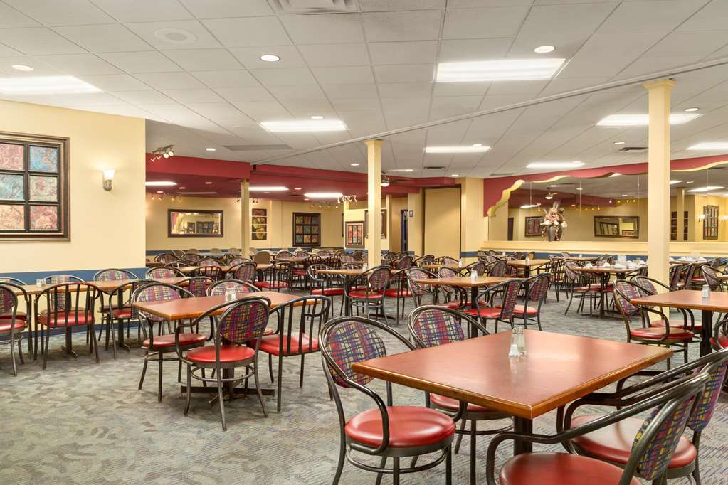 Travelodge By Wyndham Edmonton East Restaurant photo